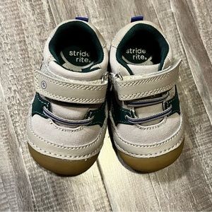 StrideRite shoes size 3